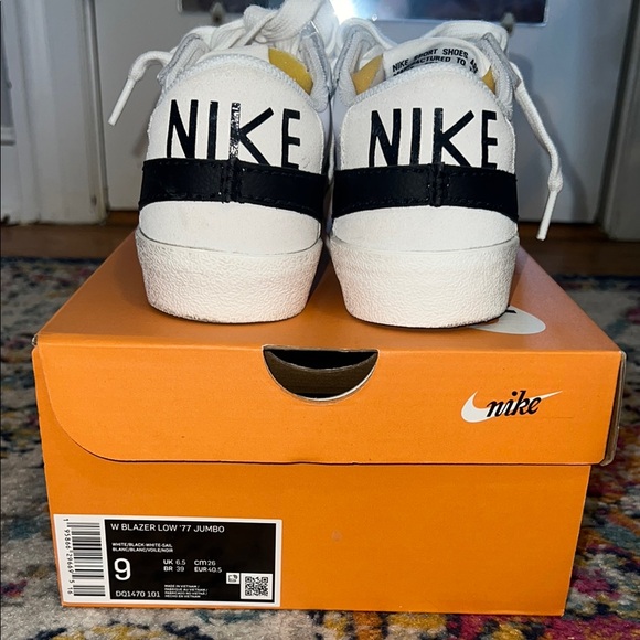Nike Blazer Low ‘77 White and Black Sneakers Size 9 - Picture 3 of 6